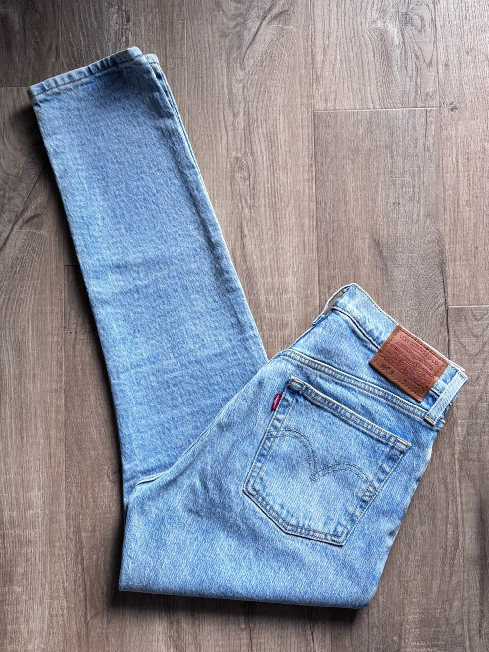 Levi's High Rise Jeans in Blue 28”